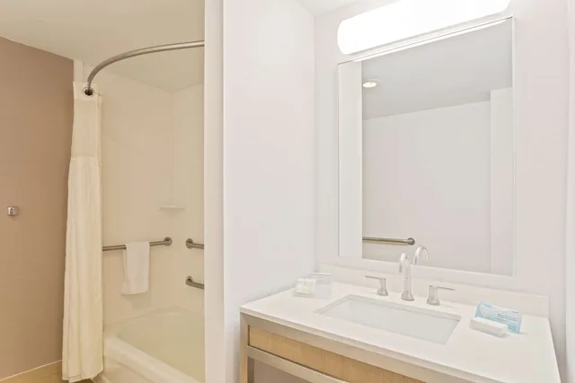 غرفة بسرير كينج لذوي الإعاقة، Hilton Garden Inn Ft Lauderdale Sw Miramar 2/2