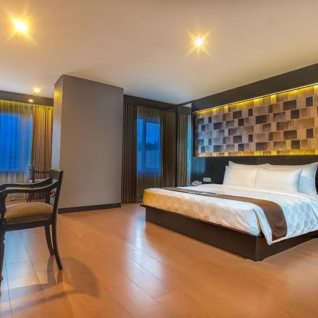جناح جونيور، Royal Regantris Cendana 2/7
