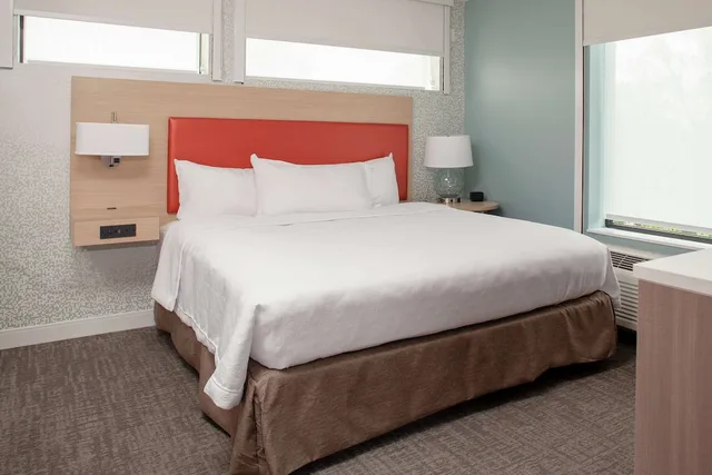 استوديو بسرير كينج مع أريكة لذوي الإعاقة، Home2 Suites By Hilton Bloomington 1/4