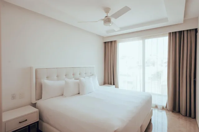 غرفة عائلية بسرير كينج وسريرين مزدوجين بغرفتي نوم بجاكوزي، Antera Hotel and Residences 3/9