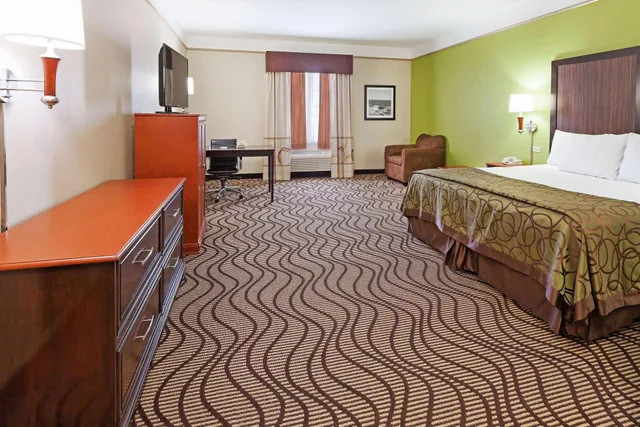 جناح بسرير كينج لذوي الإعاقة، La Quinta Inn & Suites by Wyndham Corpus Christi Airport 1/1