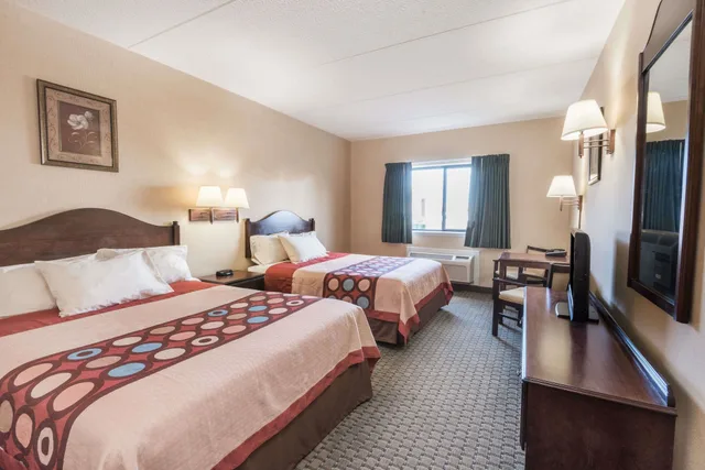غرفة بسريرين كوين لذوي الإعاقة، Super 8 By Wyndham Henrietta/Rochester Area 1/4