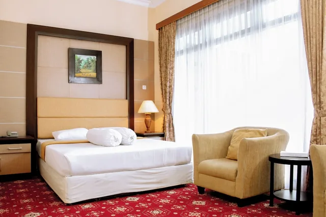 غرفة عائلية بسرير كوين، Hotel Hakmaz Taba Syariah Lubuk Linggau 1/6