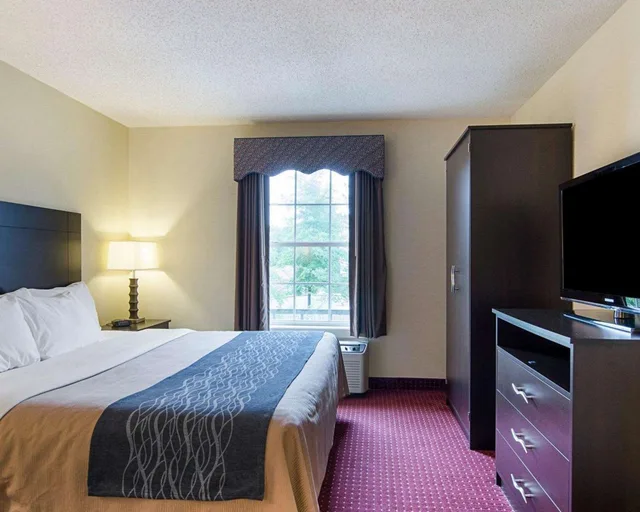 غرفة بسرير كينج لذوي الإعاقة، Quality Inn & Suites Little Rock West 1/2