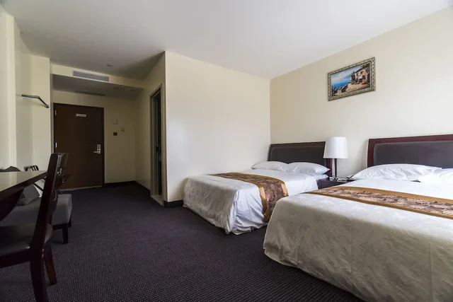 غرفة كلاسيكية بسريرين مزدوجين، John Hotel 1/4