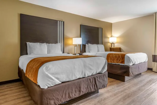 غرفة بسريرين كوين، Comfort Inn Marion NC 2/4