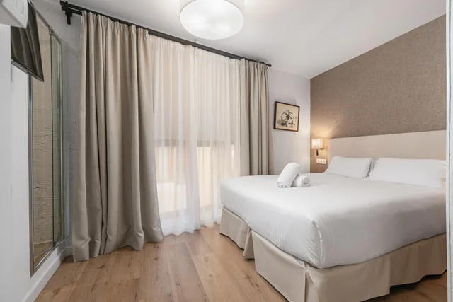 Petite، Brondo Architect Hotel 1/5