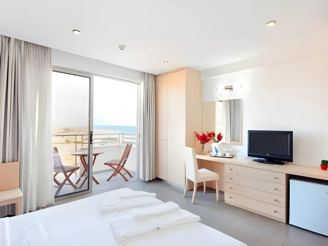 غرفة مزدوجة بإطلالة على البحر بشرفة، Capital Coast Resort & Spa 1/1