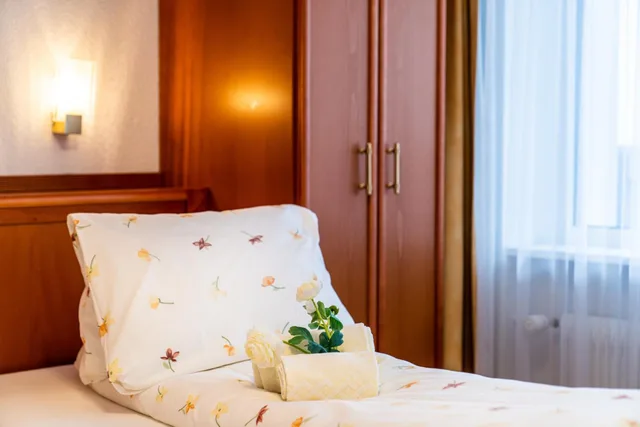 غرفة قياسية بسرير مزدوج، Kristall Saphir Hotel 3/5
