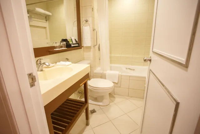 Refreshed Three Bedroom Suite، The Linden Suites 5/6