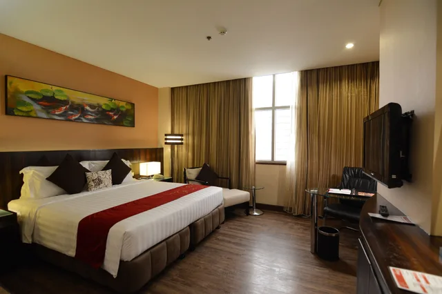 غرفة تنفيذية بسرير كينج، Ramada by Wyndham Manila Central 7/10