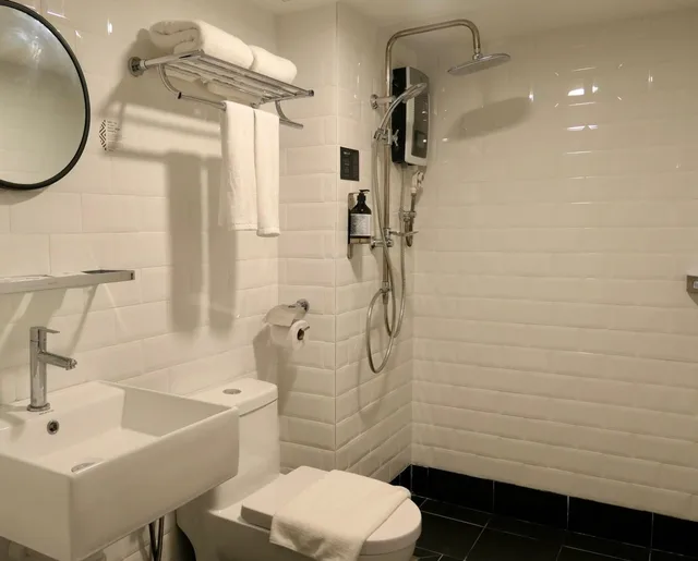 Master, Twin Beds، Le Embassy Hotel Georgetown 4/5
