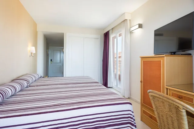 شقة بأربعة أسرّة بغرفة نوم واحدة بإطلالة جزئية على البحر، Best Roquetas Hotel 5/10