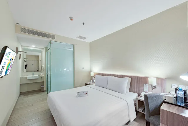 Superior, Double Bed, Grand Whiz Megamas Manado 1/2