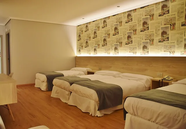 غرفة قياسية رباعية، La Marina Hotel 1/2