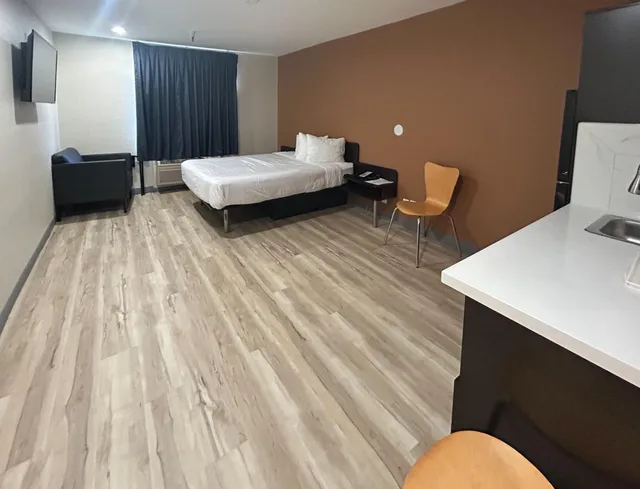 جناح بسرير كوين، Studio6 Suites Cameron Park, CA - Folsom 4/10