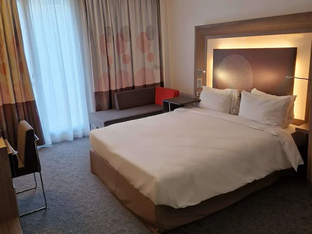 غرفة قياسية بسرير مزدوج، Novotel Avignon Centre 1/4