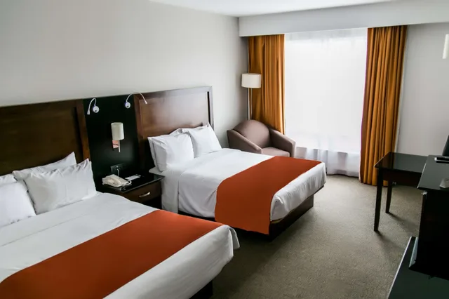 غرفة بسريرين مزدوجين، Sheraton Leon 3/8