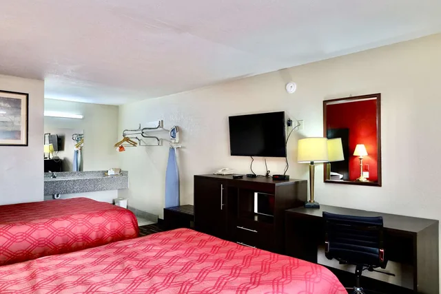 غرفة بسريرين كوين، Rodeway Inn Pauls Valley 1/5