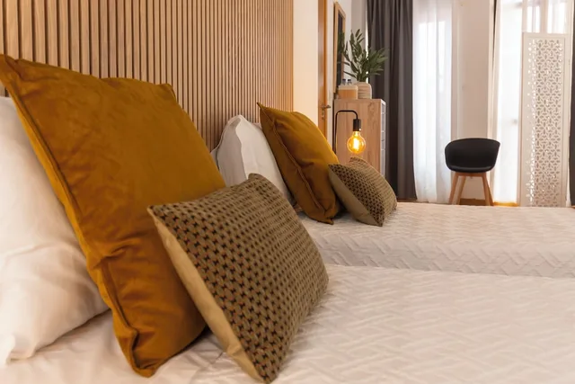 غرفة عائلية بثلاثة أسرّة بحمام خاص، Central Guest House 5/6