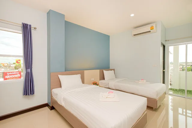 Deluxe, Twin Beds, Je T'aime Hotel 2/3