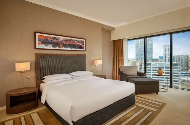 Executive, Suite, King Bed, Club Lounge Access, Hyatt Regency Birmingham 1/3
