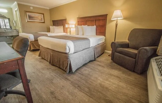 غرفة بسريرين كوين، Days Inn By Wyndham Destin 4/6