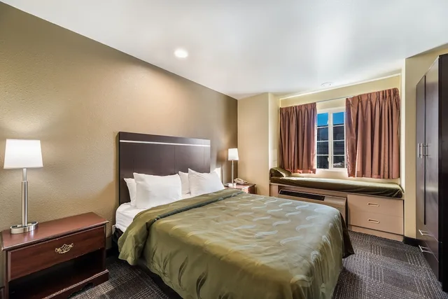 غرفة بسرير كوين لذوي الإعاقة، Quality Inn and Suites near NAS Fallon 3/4