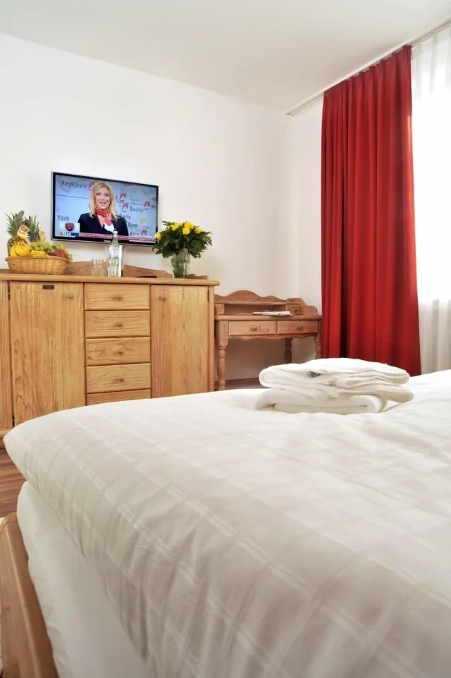غرفة بسرير كوين، Stadthotel Langenfeld 5/10