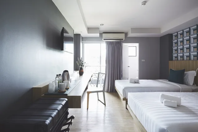 غرفة سوبيريور بسريرين منفصلين، Theorie Hotel Sukhumvit 107 by Tolani 1/4