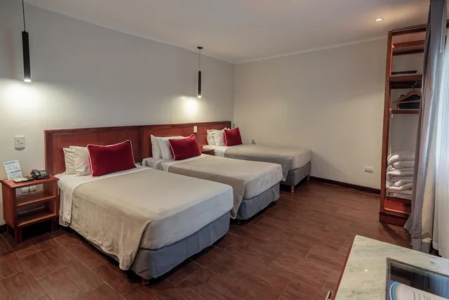 شقة بسرير كوين وسريرين فرديين، Saint George Hotel 6/7