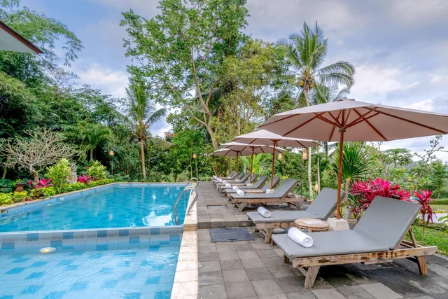 غرفة ديلوكس بسرير مزدوج بإطلالة على المسبح، Ashoka Tree Resort At Tanggayuda 1/1