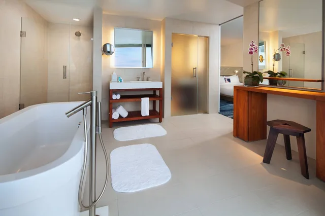Guest Room, Supreme, King Bed, Ocean View, Large، W Fort Lauderdale 3/3