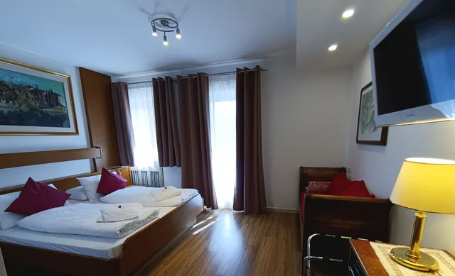 غرفة بسرير كوين، Park Hotel Arnica 4/4