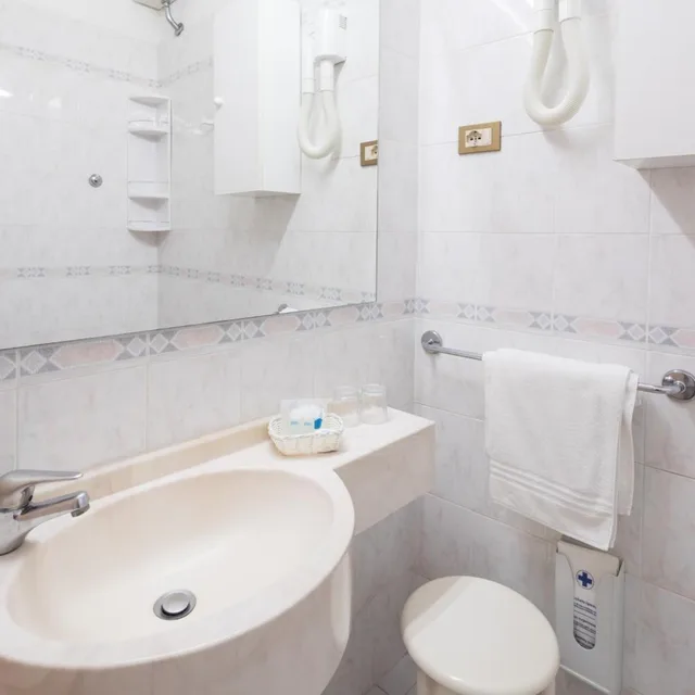 غرفة مفردة، Hotel Astor Victoria 3/4