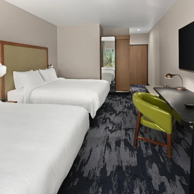 غرفة كبيرة بسريرين كينج لذوي الإعاقة، Fairfield Inn & Suites by Marriott Anaheim Los Alamitos 1/3
