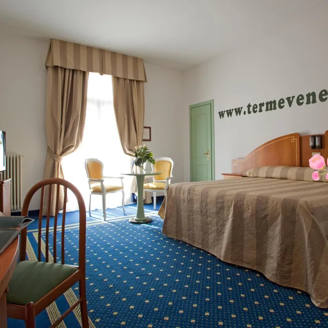 غرفة كلاسيكية ثلاثية بشرفة، Hotel Terme Venezia 4/6