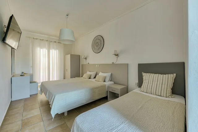 غرفة سوبيريور بسرير مزدوج مع أريكة، Ecoresort Zefyros Hotel 1/8