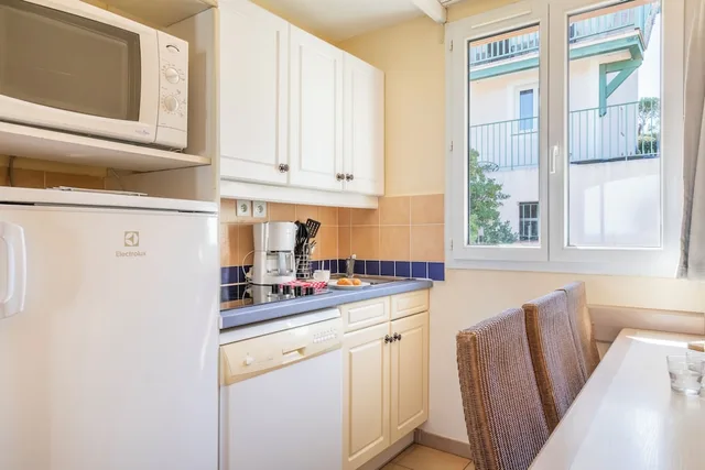 1 Bedroom, Apartment, Bunk Bed, Sea View, 2 Sofa, Balcony or Terrace، Maeva Particuliers Les Restanques Du Golfe de Saint Tropez 7/8