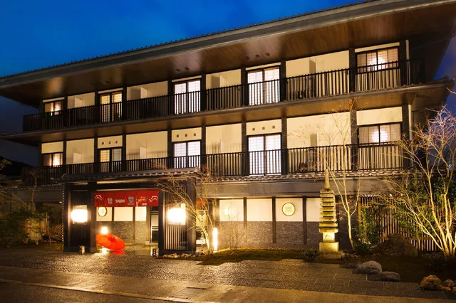 غرفة يابانية قياسية، Ryokan Kanade 1/2