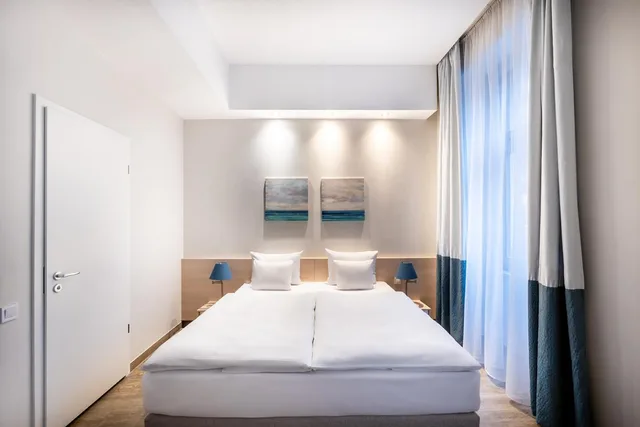 غرفة ديلوكس بسرير مزدوج أو سريرين منفصلين بإطلالة على المدينة، Atrium Hotel by Mellow Mood Hotels 1/7