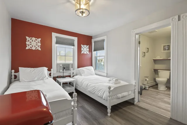 Terrace, Standard, Twin Beds, The Inn at Ocean Grove 2/4