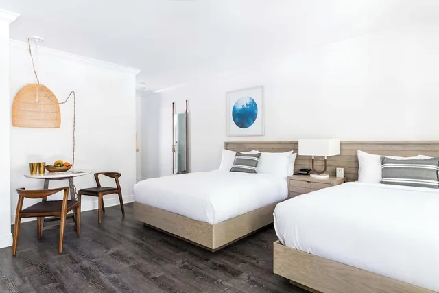 3 Bedrooms, Garden, Suite, 1 King and 2 Queen Beds, Accessible، Parrot Key Hotel & Villas 8/10