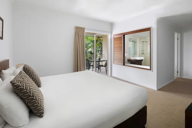 Spa, King Bed، Mantra Amphora Palm Cove 5/8
