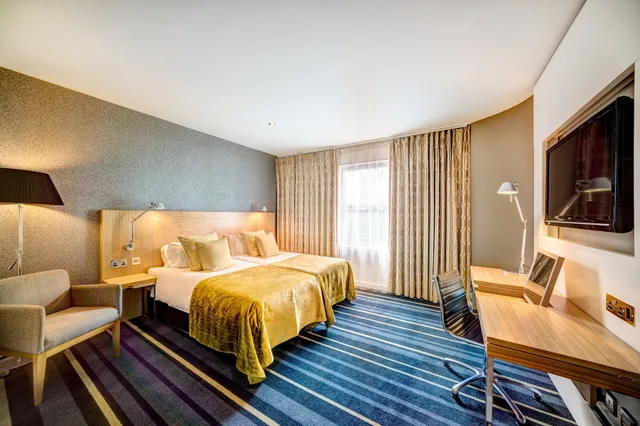 City, Twin Beds, Apex City 2/15