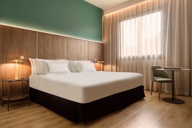 Connecting, Melia, King Bed، Melia Milano Hotel 1/9