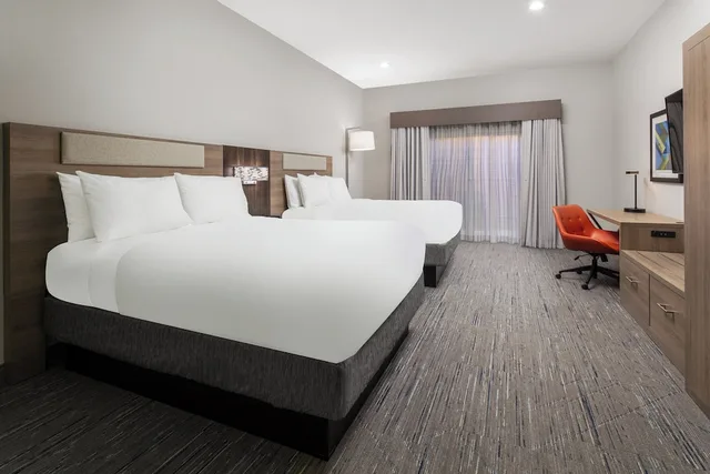 غرفة قياسية بسرير فردي، Holiday Inn Express Hotel Suites Ventura Harbor 2/4