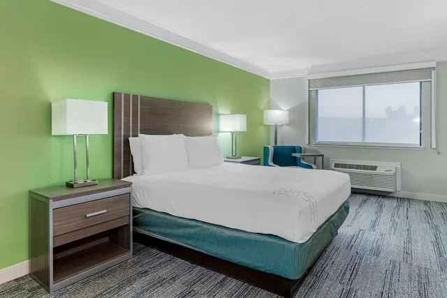 Room, King Bed, Accessible, Best Western Cordelia Inn 2/5
