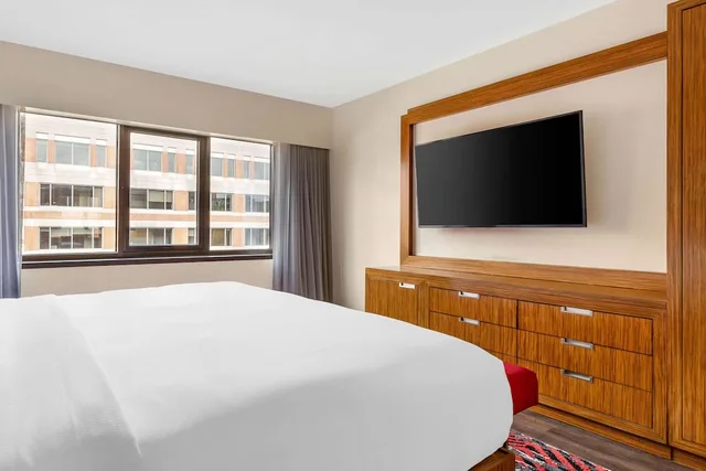 جناح بسرير كينج بغرفة نوم واحدة مع أريكة، Hilton Club the District Washington D C 6/9