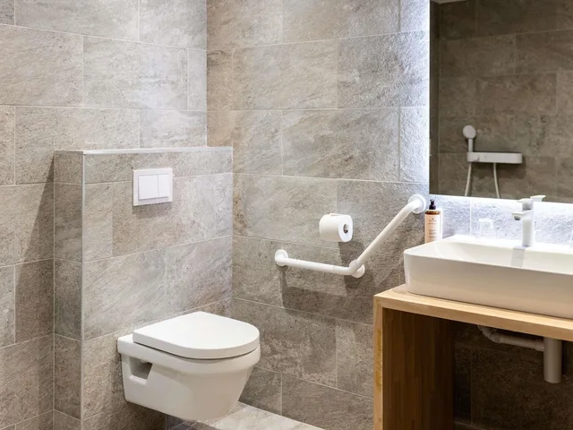 غرفة سوبيريور عائلية بسرير مزدوج مع أريكة في طابق مرتفع، Mercure Ax Les Thermes 7/8